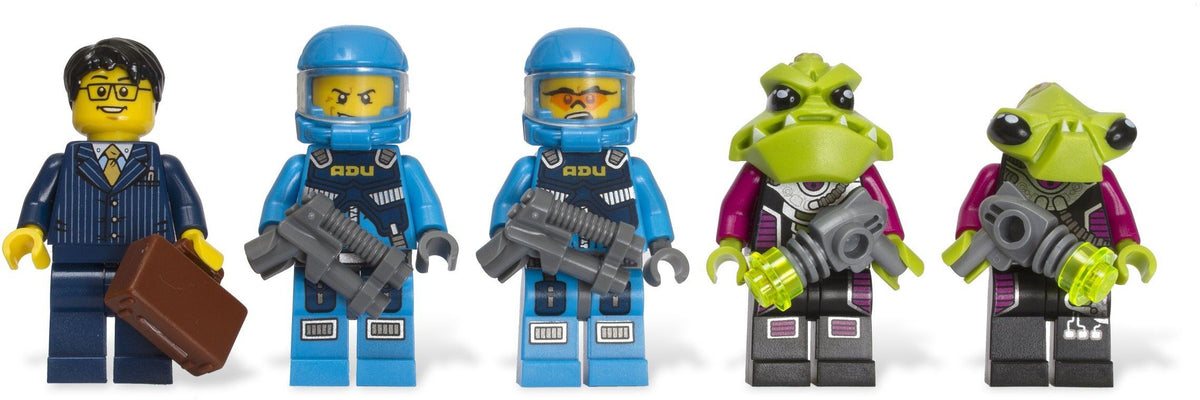 lego-alien-conquest-battle-