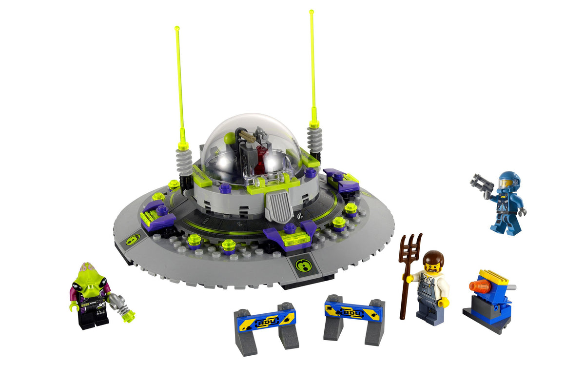 LEGO UFO Abduction--7052-1 – Creative Brick Builders