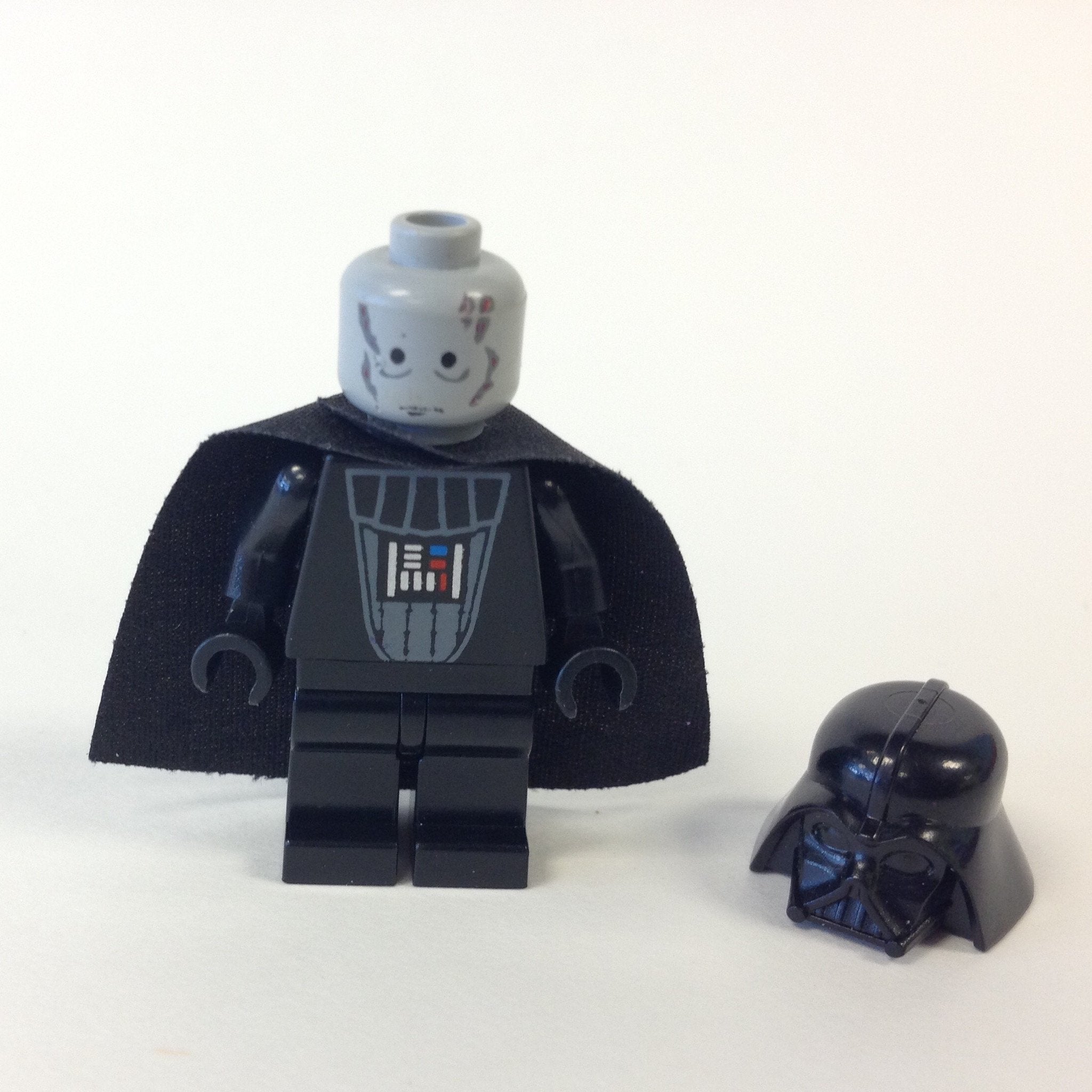  LEGO Star Wars Darth Vader Minifigure with Lightsaber (Imperial  Inspection Version) : Toys & Games